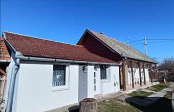 Eladó Tápiószentmártoni családi ház hirdetés (97333491)