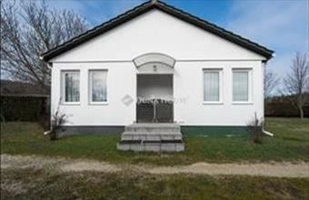 Eladó Csákvári családi ház hirdetés (32892596)