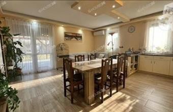 Eladó Kecskeméti családi ház hirdetés (69354749)