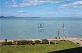 Eladó Siófoki csúsztatott zsalus lakás hirdetés (35742195)