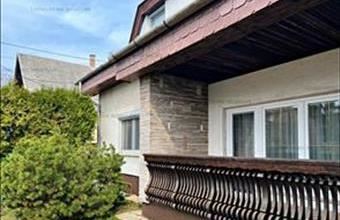 Eladó Budakalászi családi ház hirdetés (97837389)