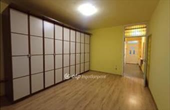 Eladó Budapest XX. kerületi csúsztatott zsalus lakás hirdetés (43718439)