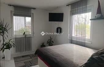 Eladó Fóti családi ház hirdetés (97786336)