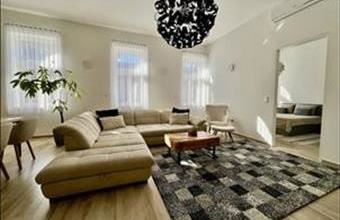 Kiadó Budapest V. kerületi tégla lakás hirdetés (89842332)