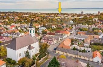 Eladó Balatonfüredi üzlethelyiség üzletházban hirdetés (45499673)