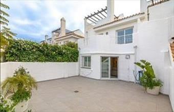 Eladó Spanyolországi sorház hirdetés (34229697)