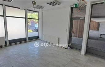 Kiadó Ajkai üzlethelyiség üzletházban hirdetés (33549853)