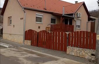 Eladó Alsónánai családi ház hirdetés (84832758)