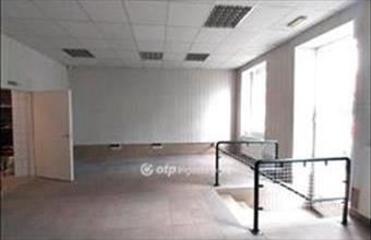 Eladó Nyíregyházai üzlethelyiség utcafronton hirdetés (47343887)