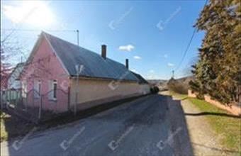 Eladó Csákvári családi ház hirdetés (34428244)