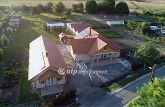 Eladó Úrhidai családi ház hirdetés (24711983)