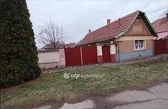 Eladó Jászberényi családi ház hirdetés (53443313)