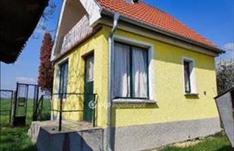 Eladó Győri hétvégi ház hirdetés (97372432)