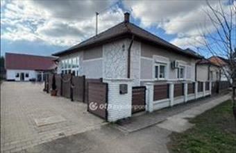 Eladó Tiszacsegei családi ház hirdetés (76484739)