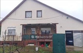 Eladó Áporkai családi ház hirdetés (33516259)