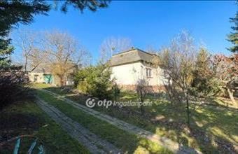 Eladó Bakonypéterdi családi ház hirdetés (98895946)