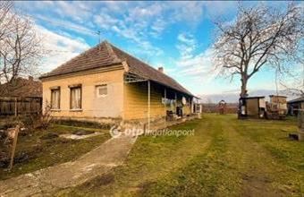 Eladó Bakonybánki családi ház hirdetés (54467375)