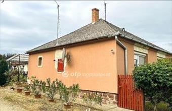 Eladó Tápszentmiklósi családi ház hirdetés (45423282)