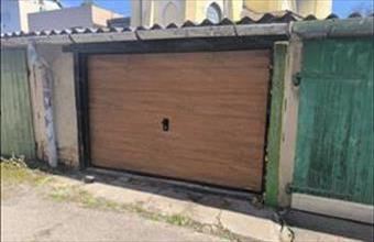 Kiadó Szolnoki egyedi garázs hirdetés (85934494)