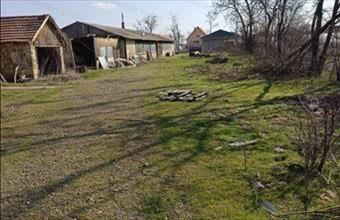 Eladó Szajoli telephely hirdetés (75857886)