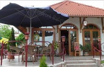 Eladó Balatonalmádi tégla lakás hirdetés (49845324)