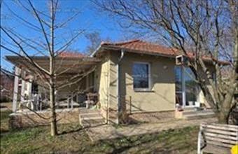 Eladó Budakalászi családi ház hirdetés (89748337)