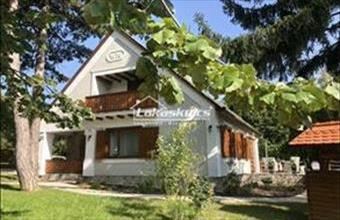 Kiadó Balatonakarattyai családi ház hirdetés (22249399)