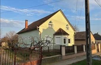 Eladó Batéi családi ház hirdetés (43499433)