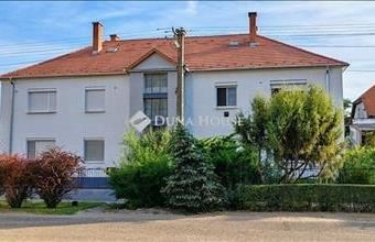 Eladó Kecskeméti tégla lakás hirdetés (35852482)