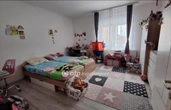 Eladó Bősárkányi családi ház hirdetés (96526678)