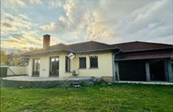 Eladó Nagykőrösi családi ház hirdetés (72232812)