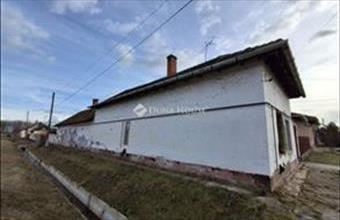 Eladó Karcagi családi ház hirdetés (98546839)