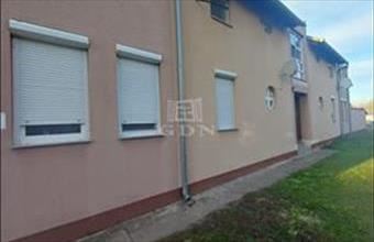 Eladó Bajai tégla lakás hirdetés (34422396)