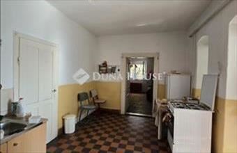 Eladó Várpalotai családi ház hirdetés (94227127)