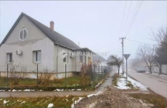 Eladó Tápiószecsői családi ház hirdetés (48389393)