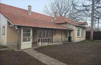 Eladó Csongrádi családi ház hirdetés (37987337)