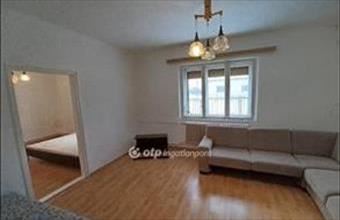 Eladó Forráskúti családi ház hirdetés (93743448)