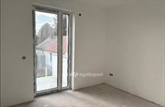 Eladó Balatonakarattyai tégla lakás hirdetés (32447433)