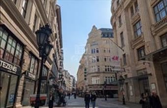 Eladó Budapest V. kerületi tégla lakás hirdetés (24594654)