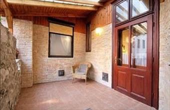 Kiadó Budapest II. kerületi tégla lakás hirdetés (73799999)