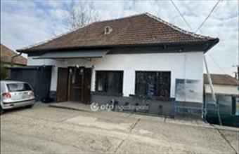 Eladó Poroszlói egyéb üzlethelyiség hirdetés (51327272)