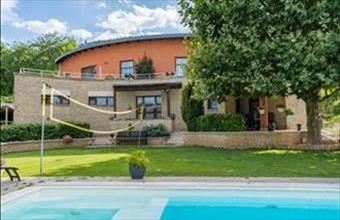 Eladó Budapest III. kerületi családi ház hirdetés (47924762)