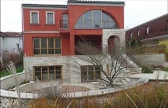 Eladó Budapest III. kerületi családi ház hirdetés (28666375)