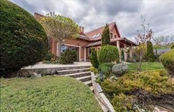 Eladó Budapest III. kerületi családi ház hirdetés (94438337)