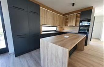 Eladó Budapest III. kerületi családi ház hirdetés (37437742)