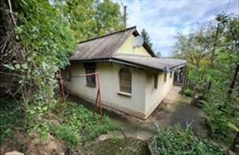 Eladó Budapest III. kerületi családi ház hirdetés (65648793)