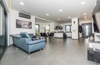 Eladó Budapest III. kerületi családi ház hirdetés (53393381)