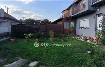 Eladó Békéscsabai ikerház hirdetés (77529348)