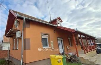 Eladó Kisújszállási családi ház hirdetés (94633332)