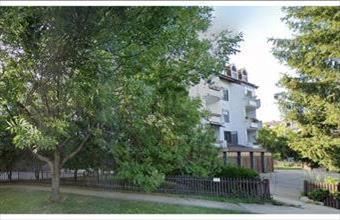 Kiadó Debreceni csúsztatott zsalus lakás hirdetés (86369877)